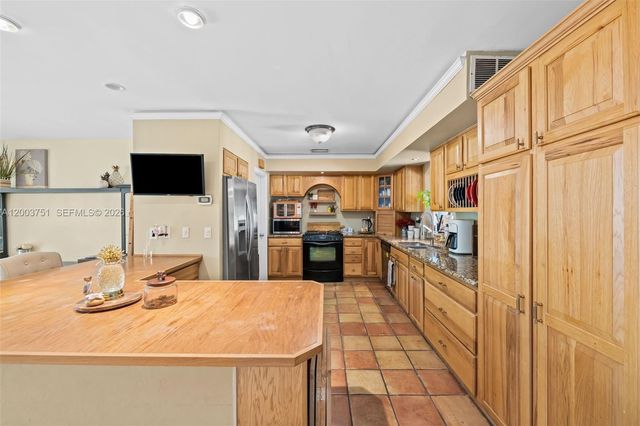 1925 N 39th Ave, Hollywood, FL 33021