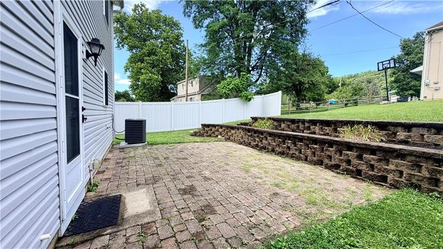 1433 Salisbury Road, Allentown City, PA 18103