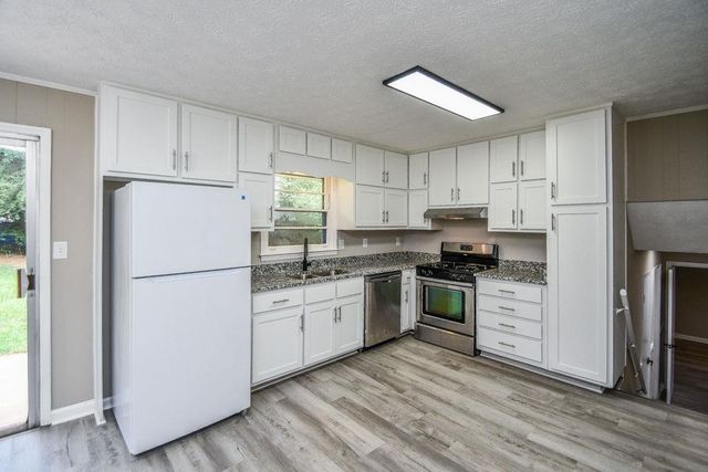 90 Cabriolet Trail, Mcdonough, GA 30253