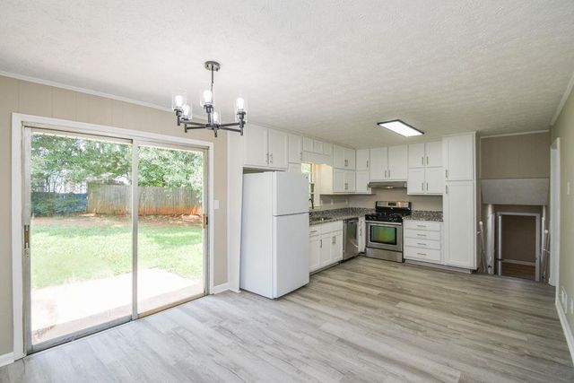 90 Cabriolet Trail, Mcdonough, GA 30253