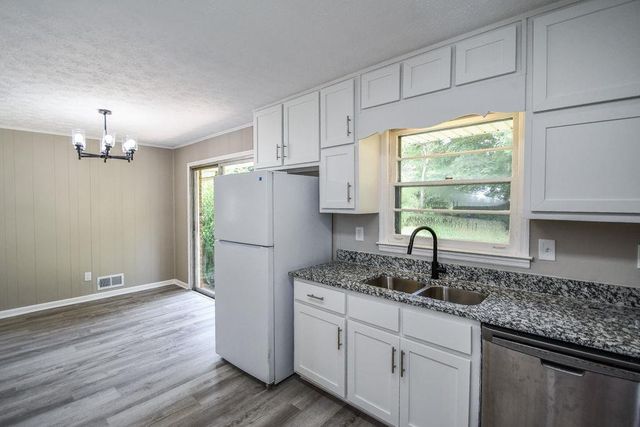 90 Cabriolet Trail, Mcdonough, GA 30253