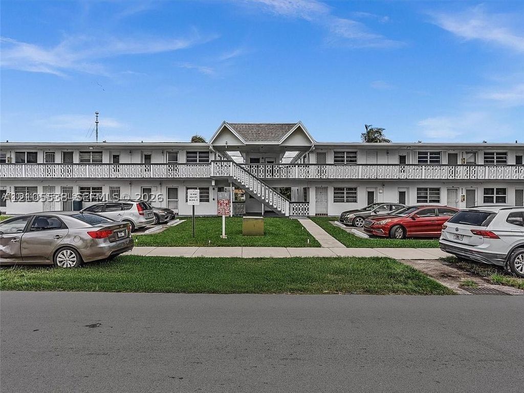 15 NW 204th St 21, Miami Gardens, FL 33169