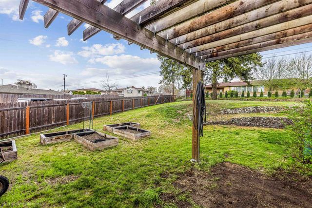 5544 N Drumheller St, Spokane, WA 99205