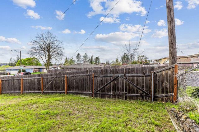 5544 N Drumheller St, Spokane, WA 99205
