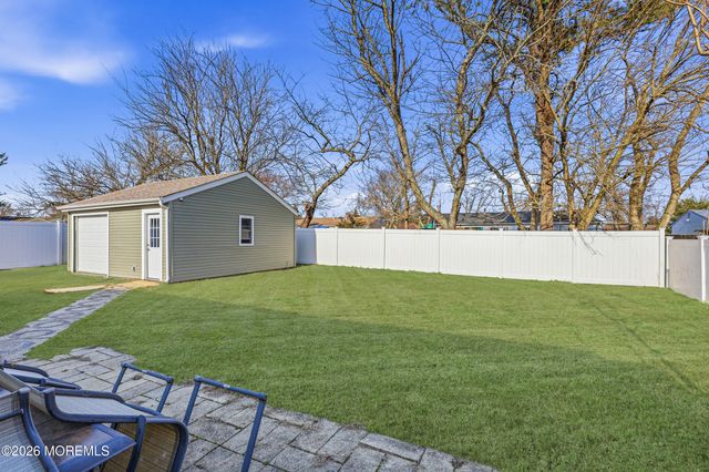 28 Bucknell Drive, Toms River, NJ 08757
