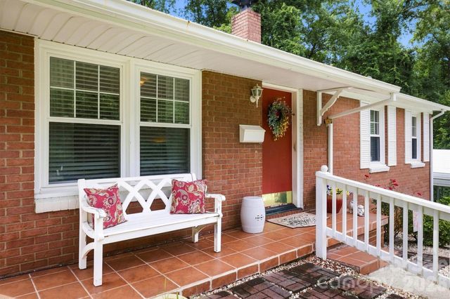 121 Rhyne Street, Morganton, NC 28655