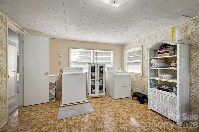 121 Rhyne Street, Morganton, NC 28655