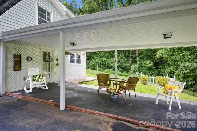 121 Rhyne Street, Morganton, NC 28655