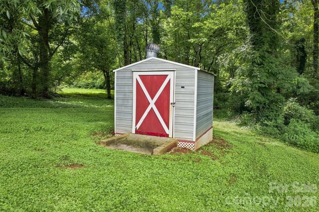 121 Rhyne Street, Morganton, NC 28655