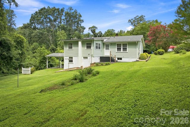 121 Rhyne Street, Morganton, NC 28655
