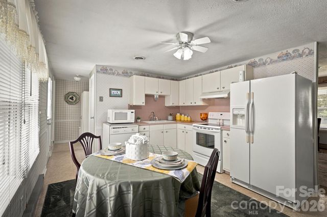 121 Rhyne Street, Morganton, NC 28655