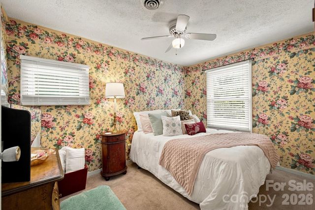 121 Rhyne Street, Morganton, NC 28655