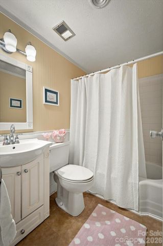 121 Rhyne Street, Morganton, NC 28655