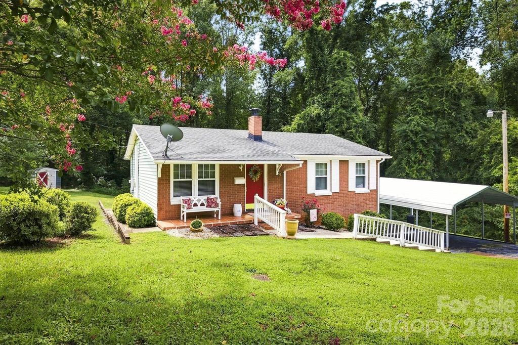 121 Rhyne Street, Morganton, NC 28655