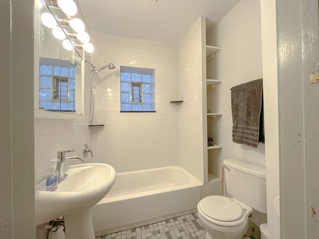 2442 N Ashland Avenue 1, Chicago, IL 60614