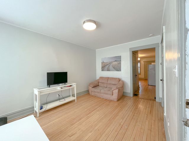 2442 N Ashland Avenue 1, Chicago, IL 60614