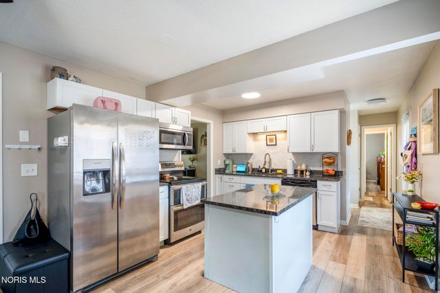 2048 Mayport Drive, Toledo, OH 43611