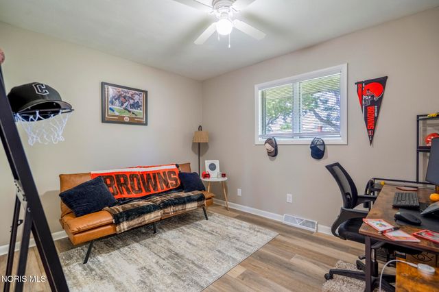 2048 Mayport Drive, Toledo, OH 43611