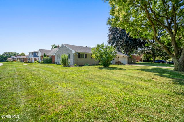 2048 Mayport Drive, Toledo, OH 43611