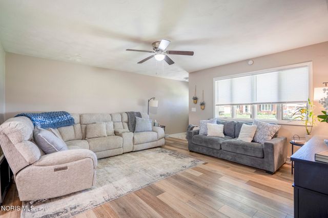 2048 Mayport Drive, Toledo, OH 43611