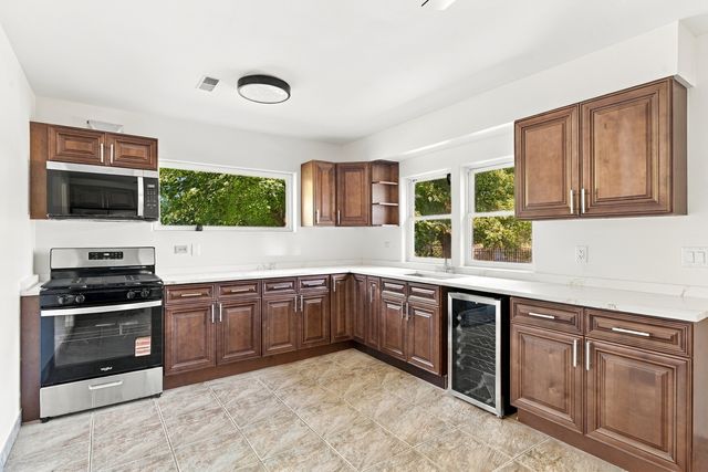 1521 Mckinley Avenue, Joliet, IL 60436