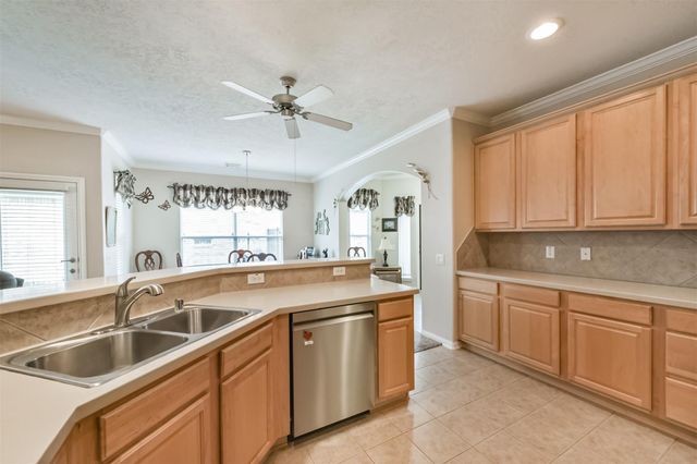 2409 Ameno Drive, Pearland, TX 77581