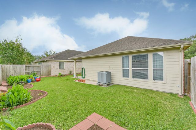 2409 Ameno Drive, Pearland, TX 77581