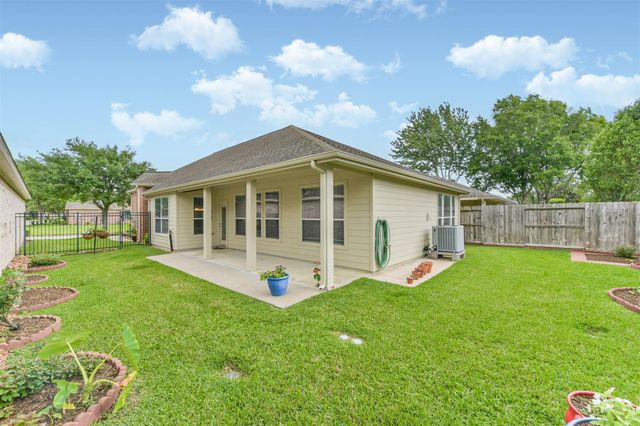 2409 Ameno Drive, Pearland, TX 77581