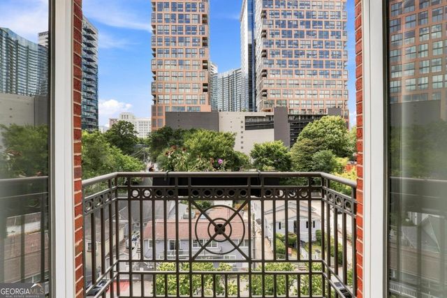 206 11th Street NE 702, Atlanta, GA 30309