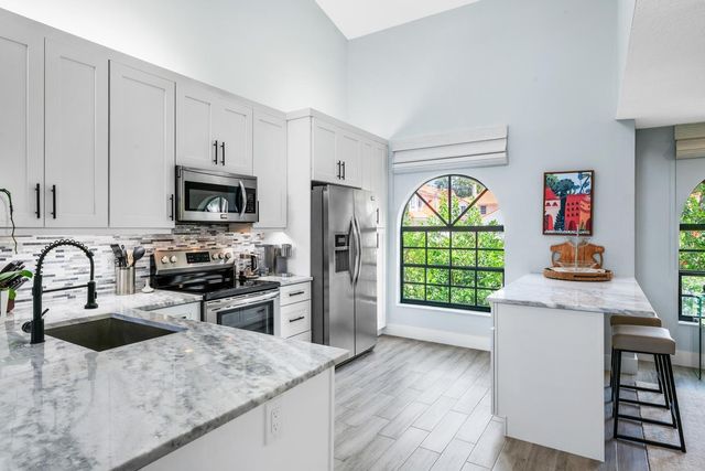13549 Fountain View Boulevard, Wellington, FL 33414