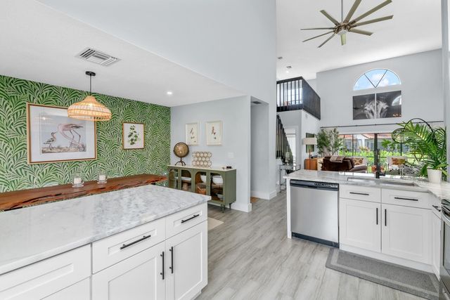 13549 Fountain View Boulevard, Wellington, FL 33414