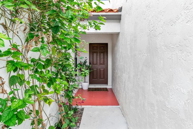 13549 Fountain View Boulevard, Wellington, FL 33414