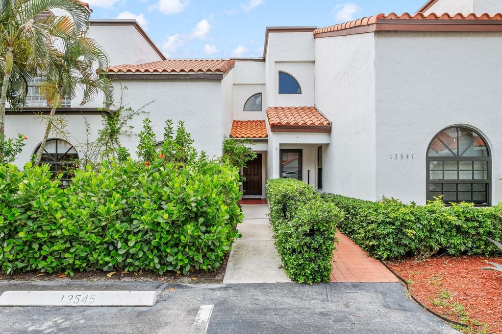 13549 Fountain View Boulevard, Wellington, FL 33414