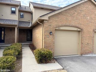 616 byron ct #39 Road, Rochester, MI 48307