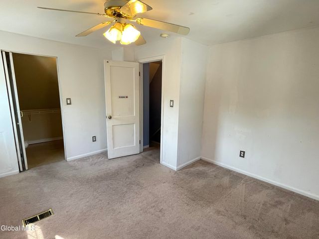 32 Park Avenue, Colonie, NY 12110