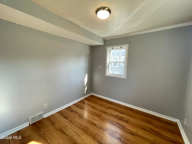 32 Park Avenue, Colonie, NY 12110