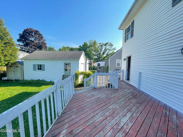 32 Park Avenue, Colonie, NY 12110