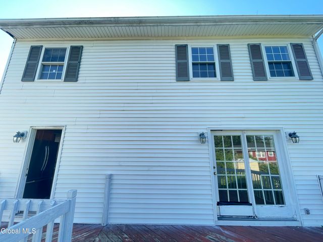 32 Park Avenue, Colonie, NY 12110