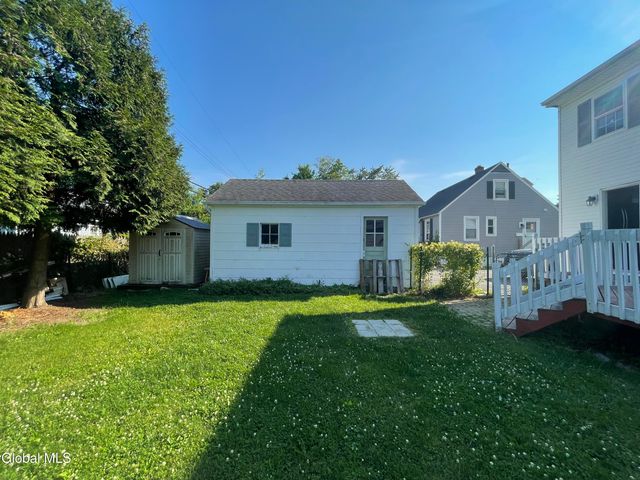 32 Park Avenue, Colonie, NY 12110