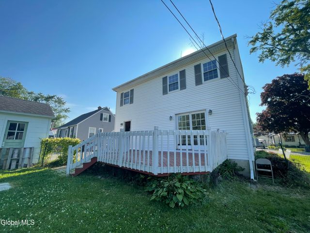 32 Park Avenue, Colonie, NY 12110