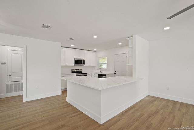 446 Elmwood, San Antonio, TX 78212