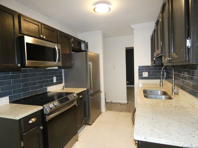 6806 Laguna Verde, San Antonio, TX 78239