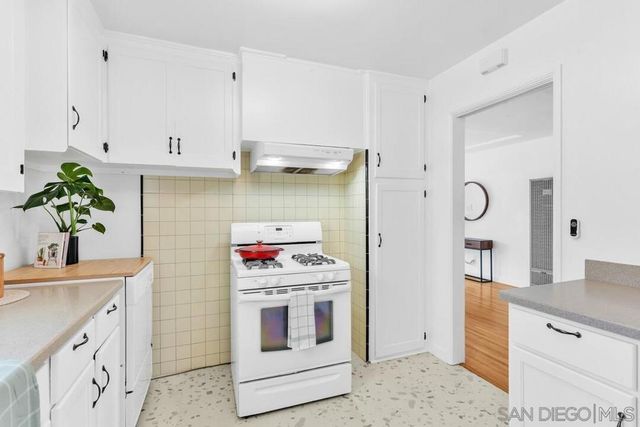 1005 E 2nd St, National City, CA 91950
