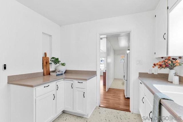 1005 E 2nd St, National City, CA 91950