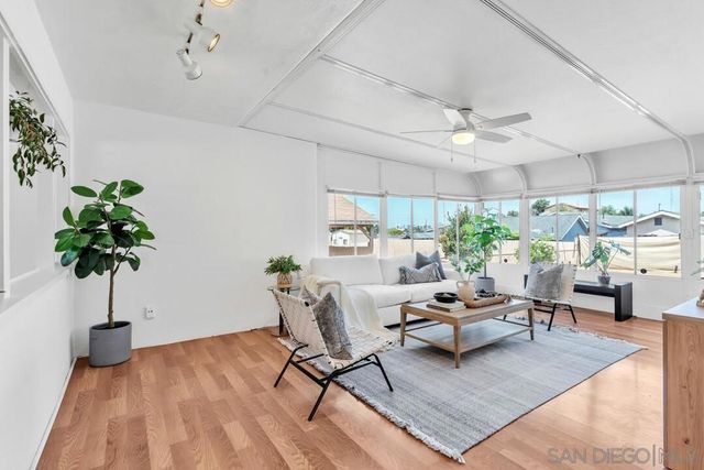 1005 E 2nd St, National City, CA 91950