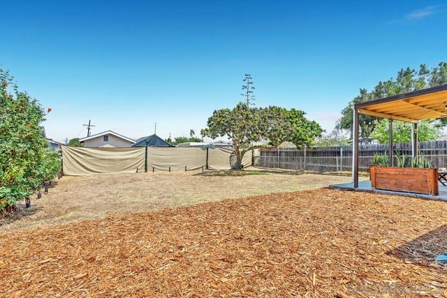1005 E 2nd St, National City, CA 91950