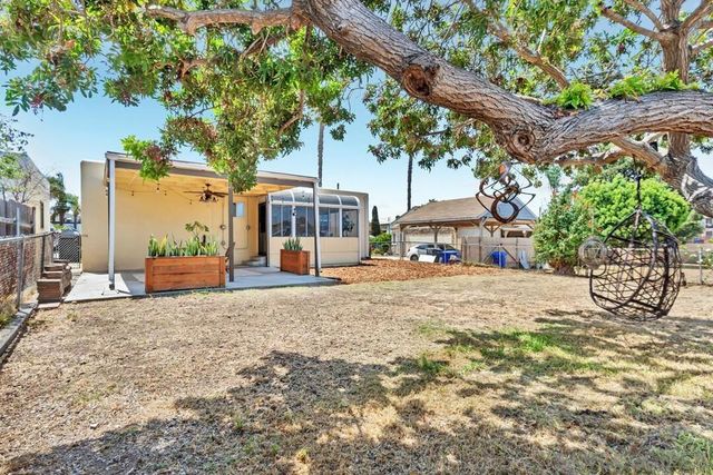 1005 E 2nd St, National City, CA 91950