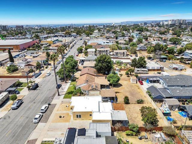 1005 E 2nd St, National City, CA 91950
