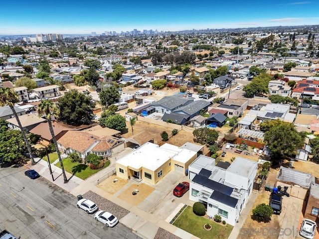 1005 E 2nd St, National City, CA 91950