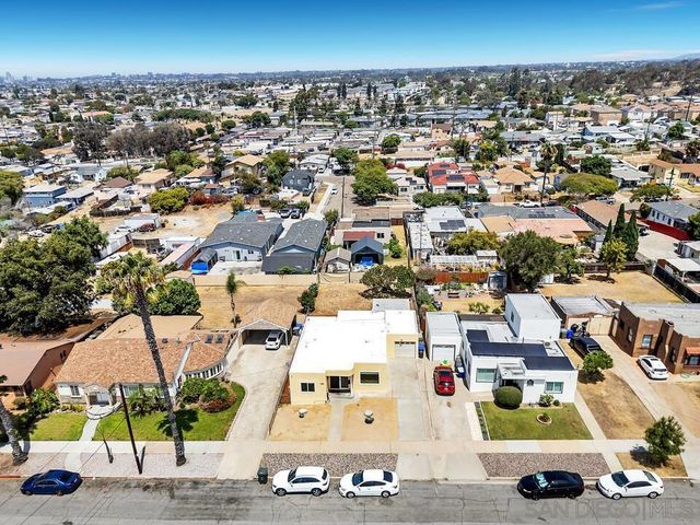 1005 E 2nd St, National City, CA 91950